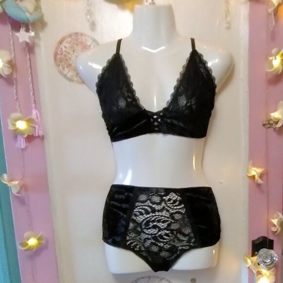 Ella Lust (2XL) Black Velvet, Floral Lace, and Sheer Lingerie Set - NWOT - Picture 5 of 10